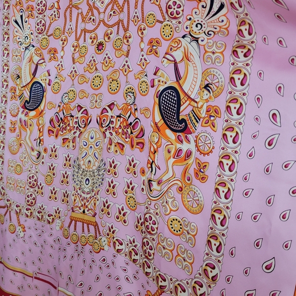 Twill  Scarf /50 x 50 in Sq - Picture 7 of 11